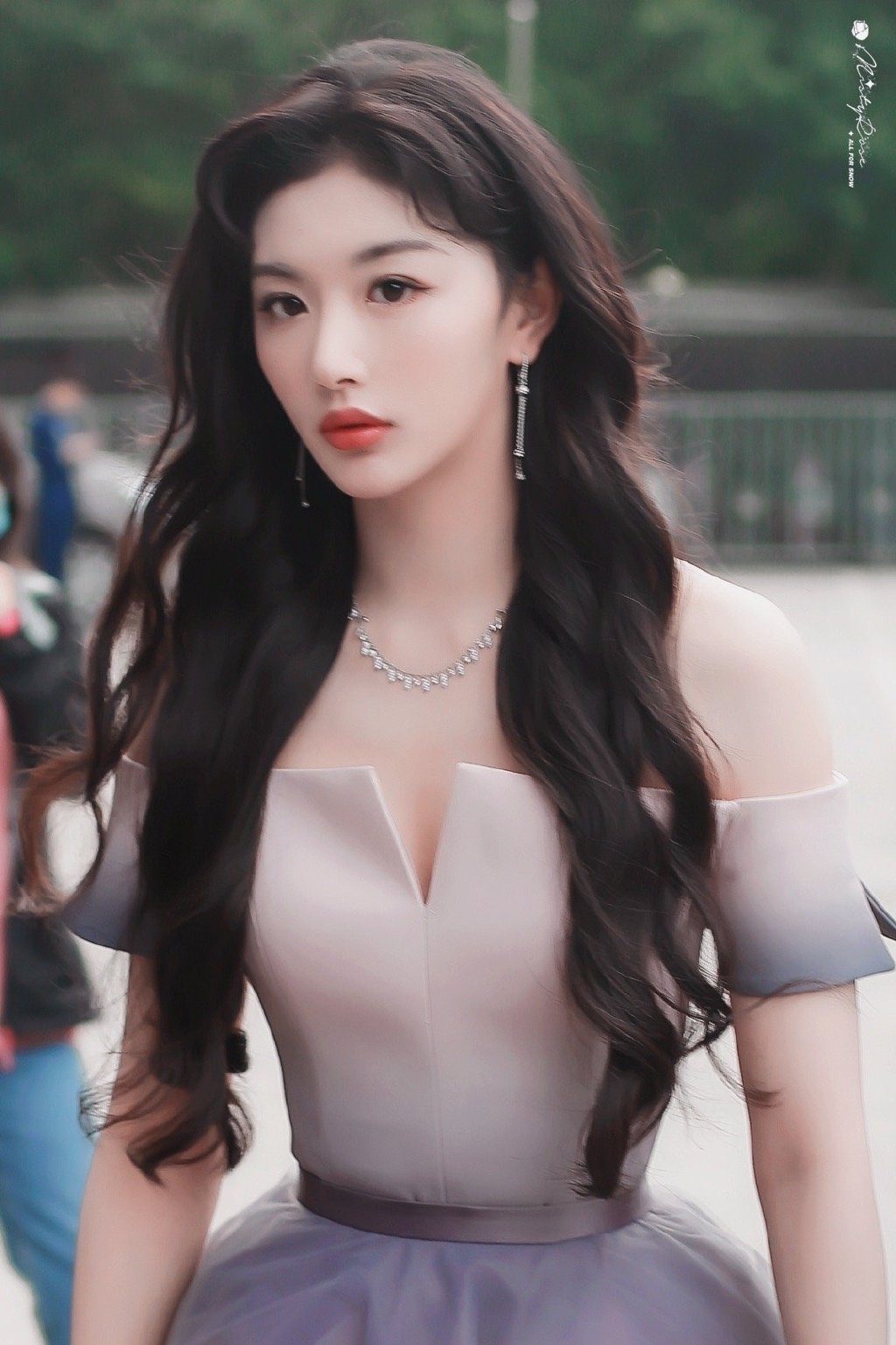 孔雪儿梦幻紫裙性感图片写真1015