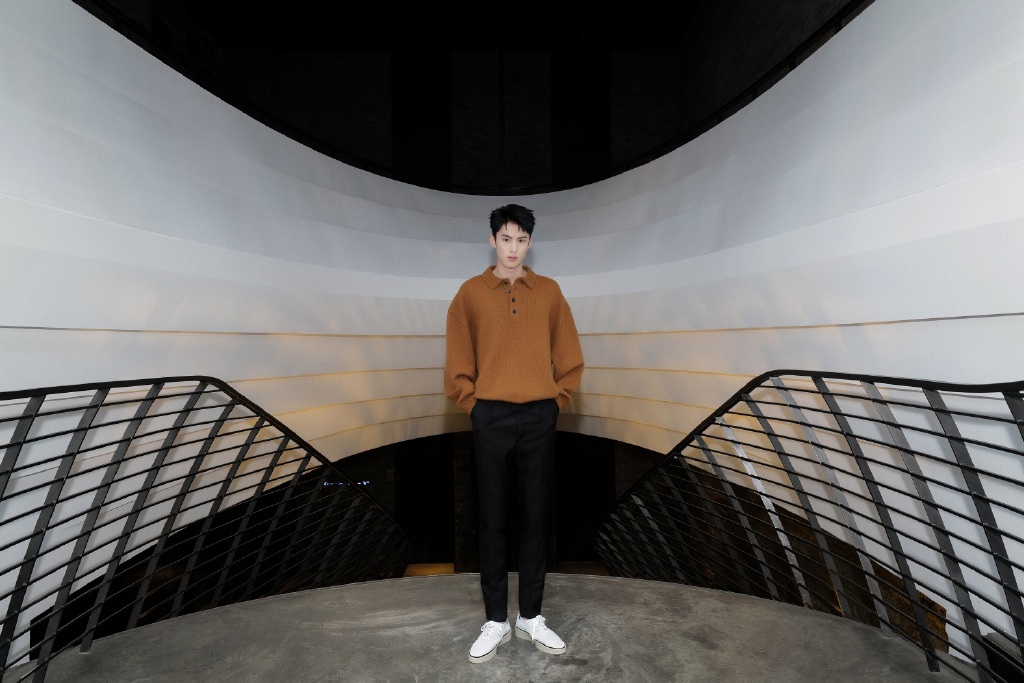 写真,分享一组王鹤棣图片给大家,图中的明星图片壁纸会点缀你的电脑