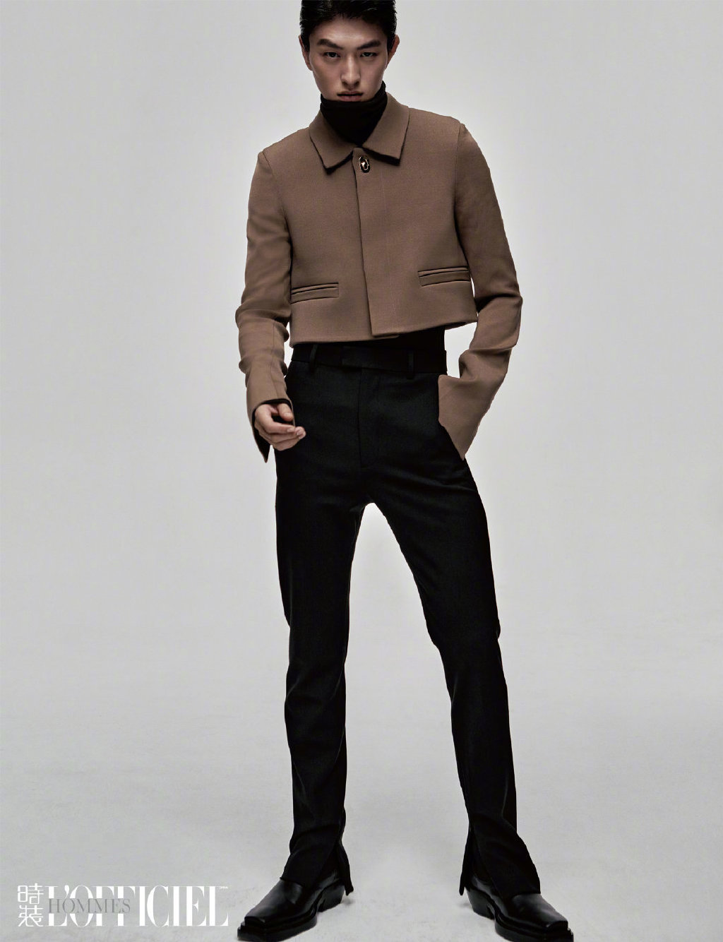 简介:赵磊金大川简洁硬朗合体写真图片,分享一组赵磊图片给大家,图中