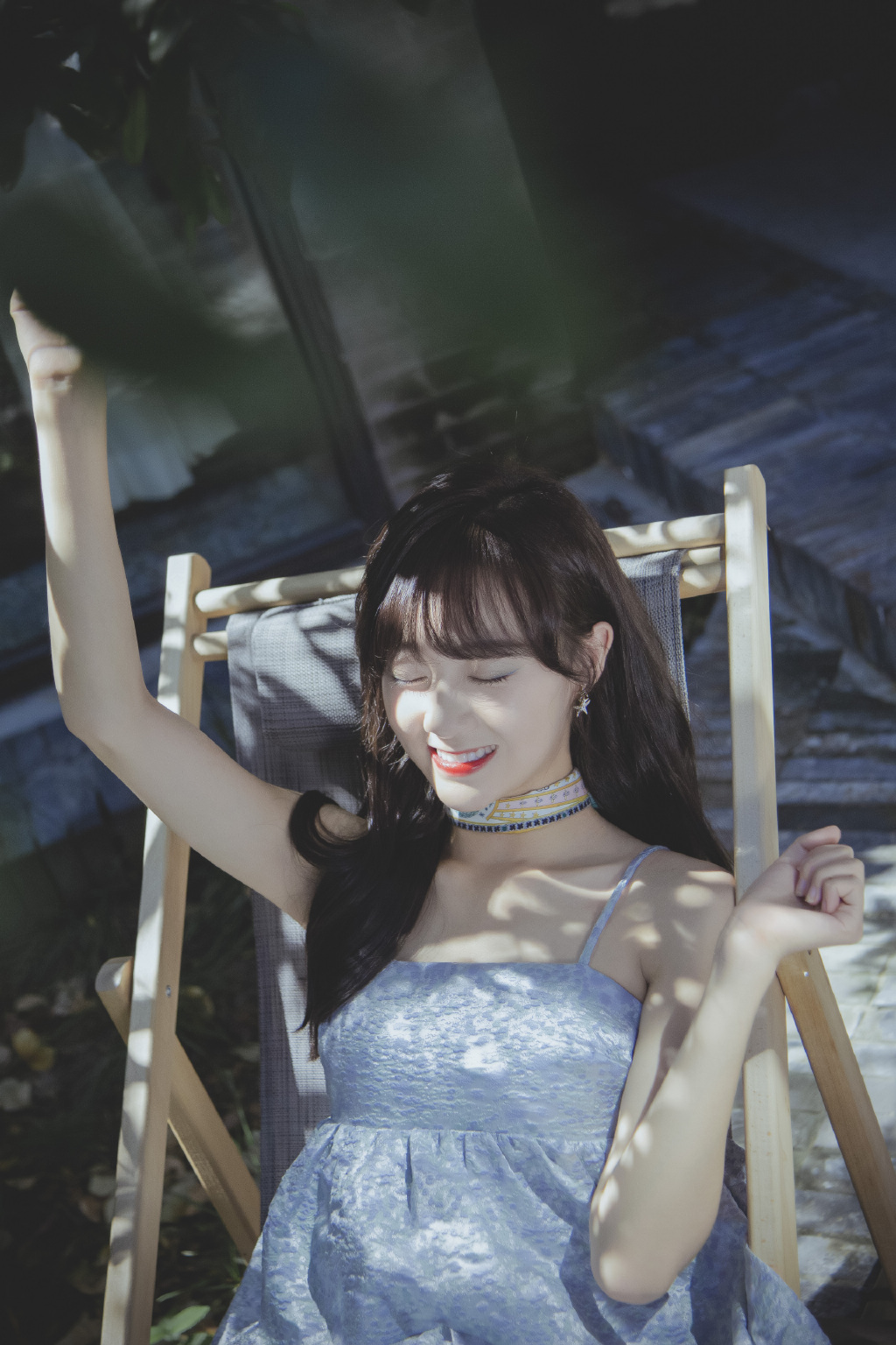 李子璇吊带裙性感写真图片24