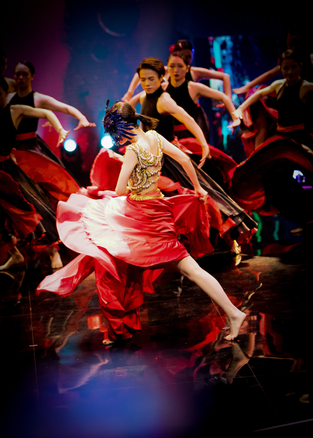 毛晓彤珠衣红裙性感舞台照图片49