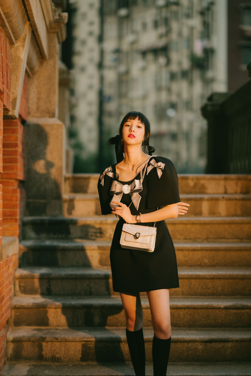 > 王悦伊黑裙性感时尚写真图片(1/9)