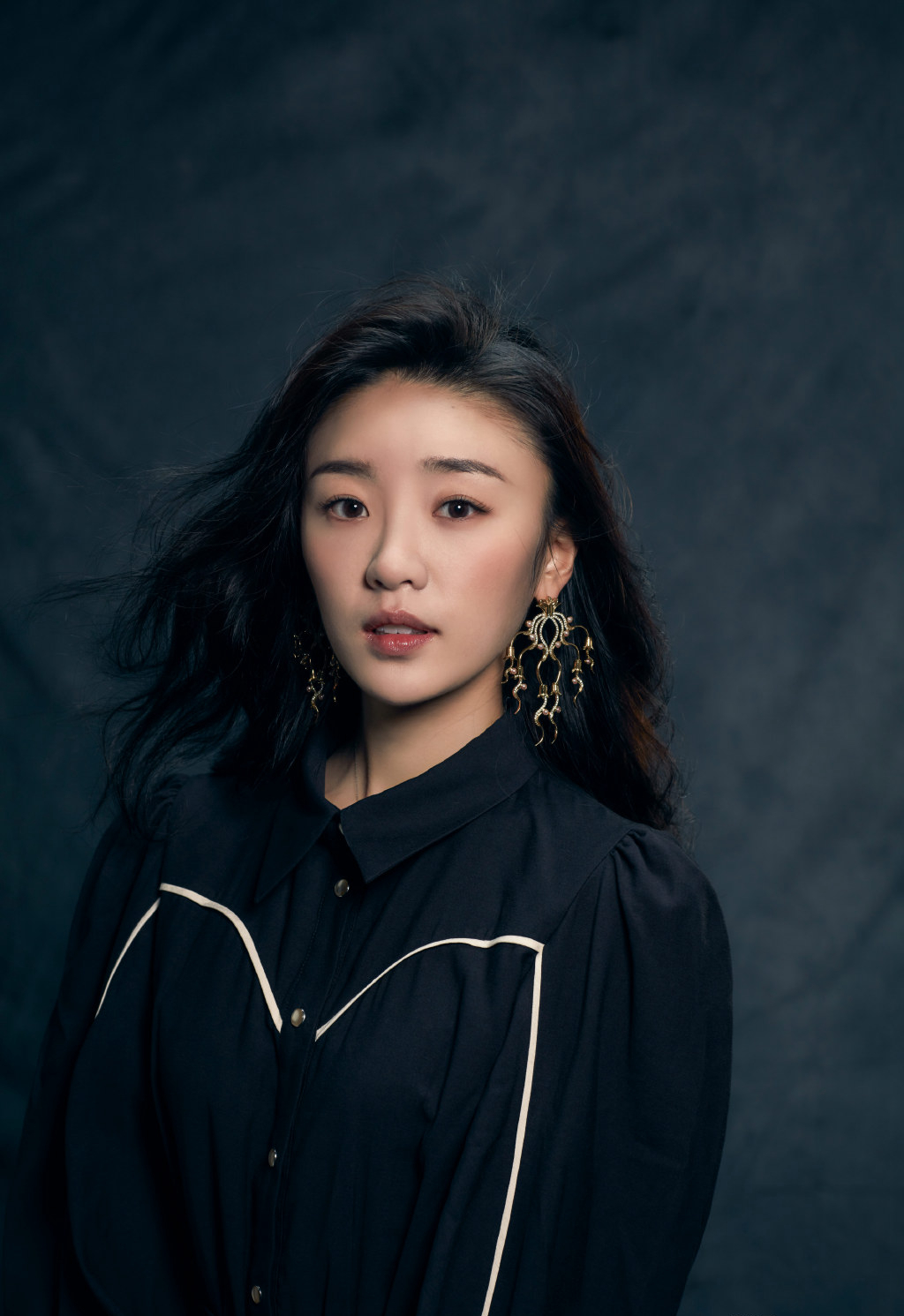 张月性感酷黑写真图片38