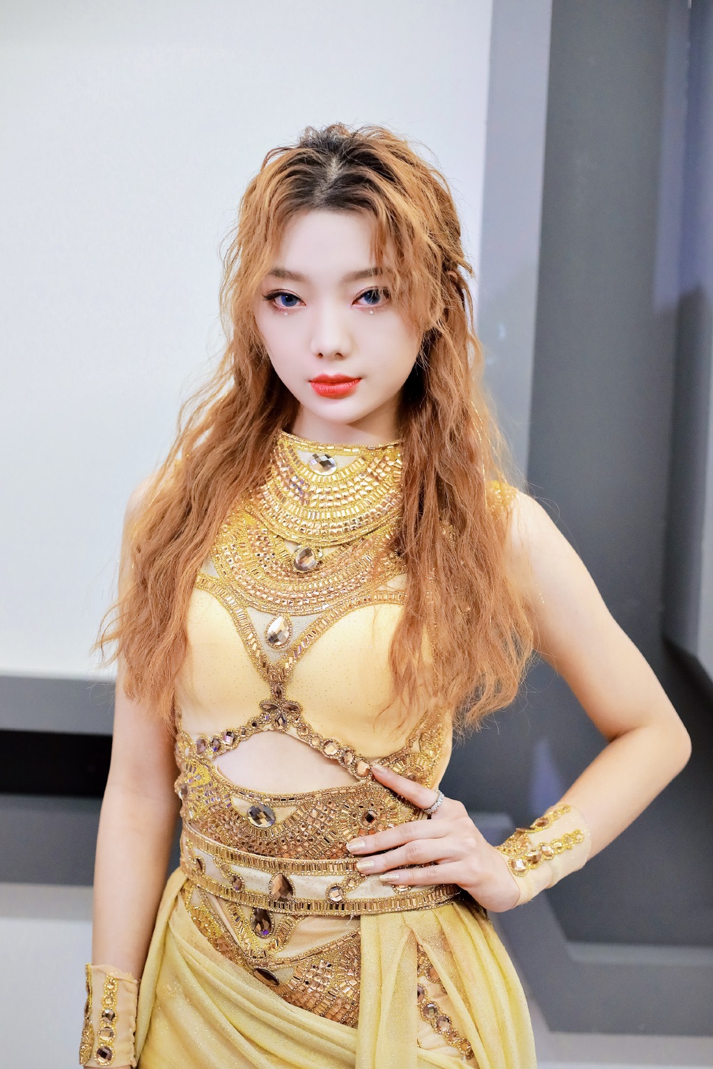 简介:李紫婷铠甲少女性感舞台照图片,分享一组李紫婷图片给大家,图中