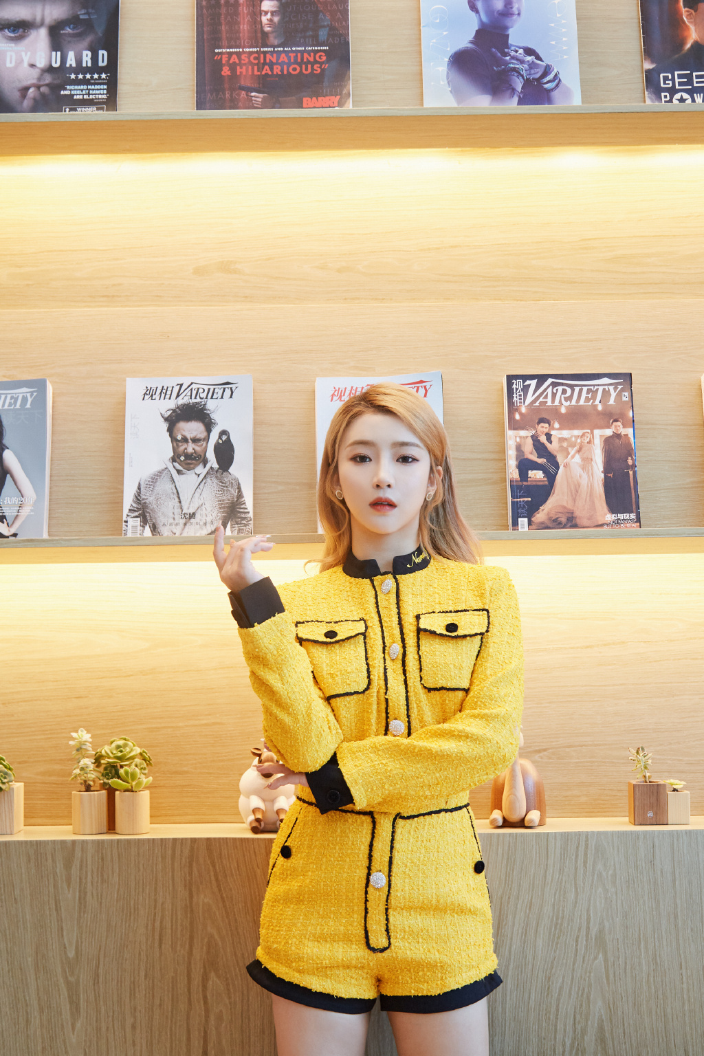 林君怡黄色连衣套装写真图片15