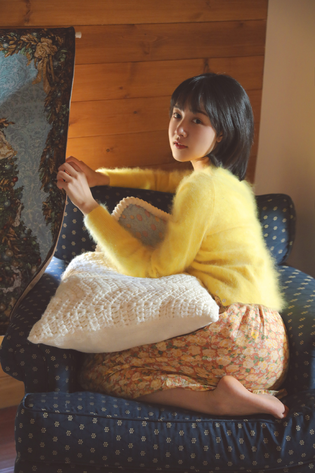 凌美仕暖黄毛衣居家写真图片79