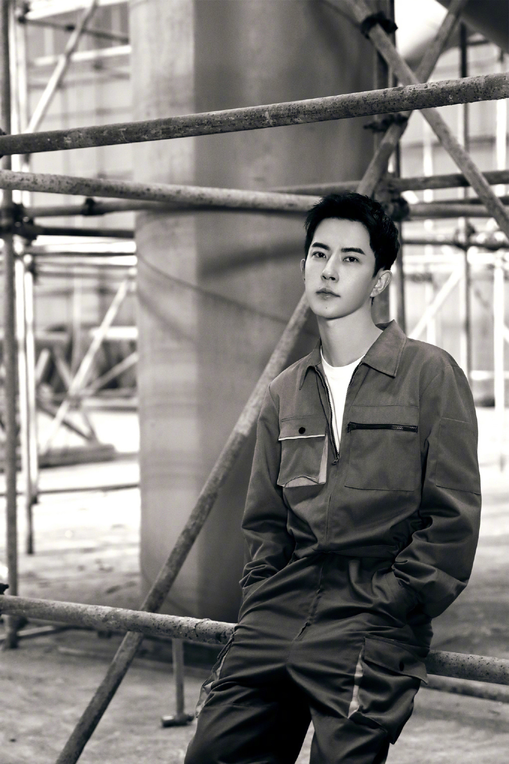 于朦胧连体工装黑白写真图片39