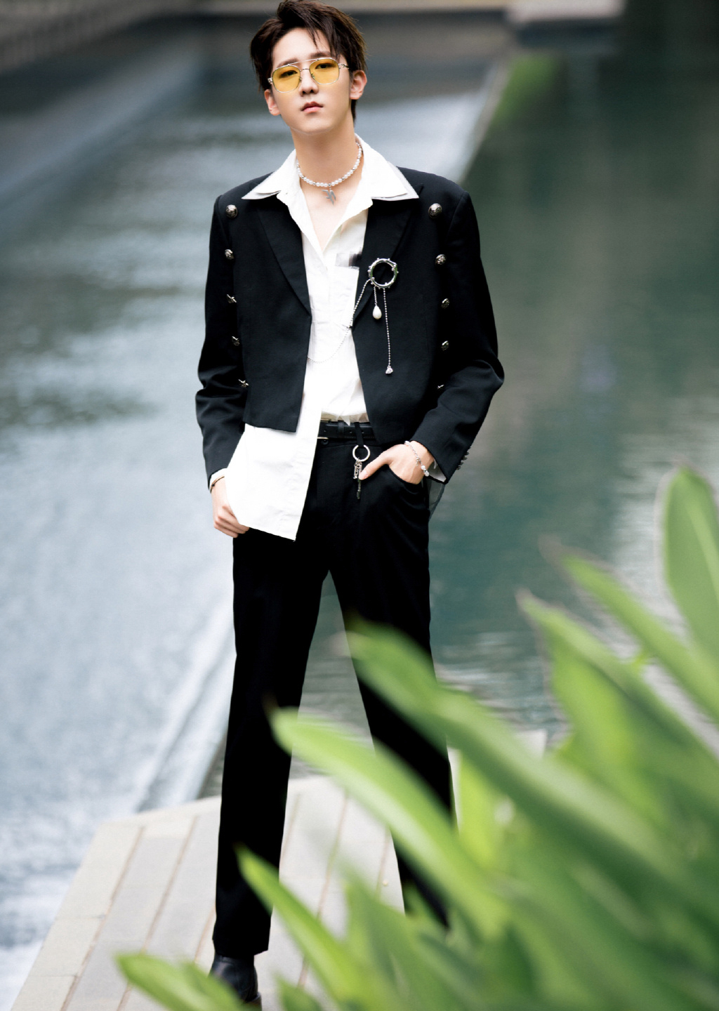 赵让黑白造型帅气写真图片46