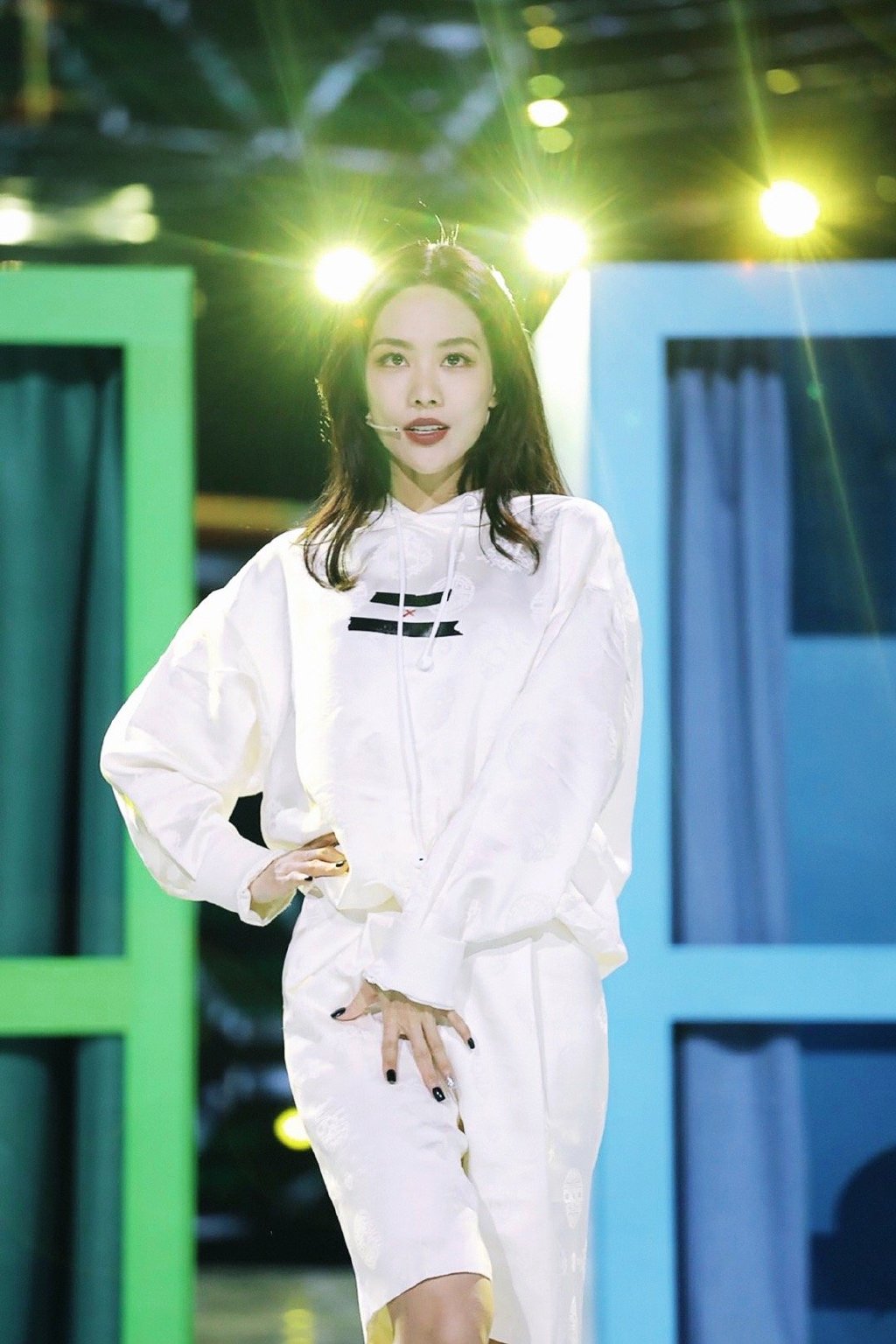 王霏霏撩人舞姿彩排图片36