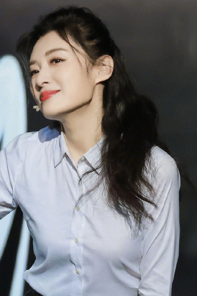 分享一组周涛图片给大家,图中的明星图片壁纸会点缀你的电脑桌面,美化