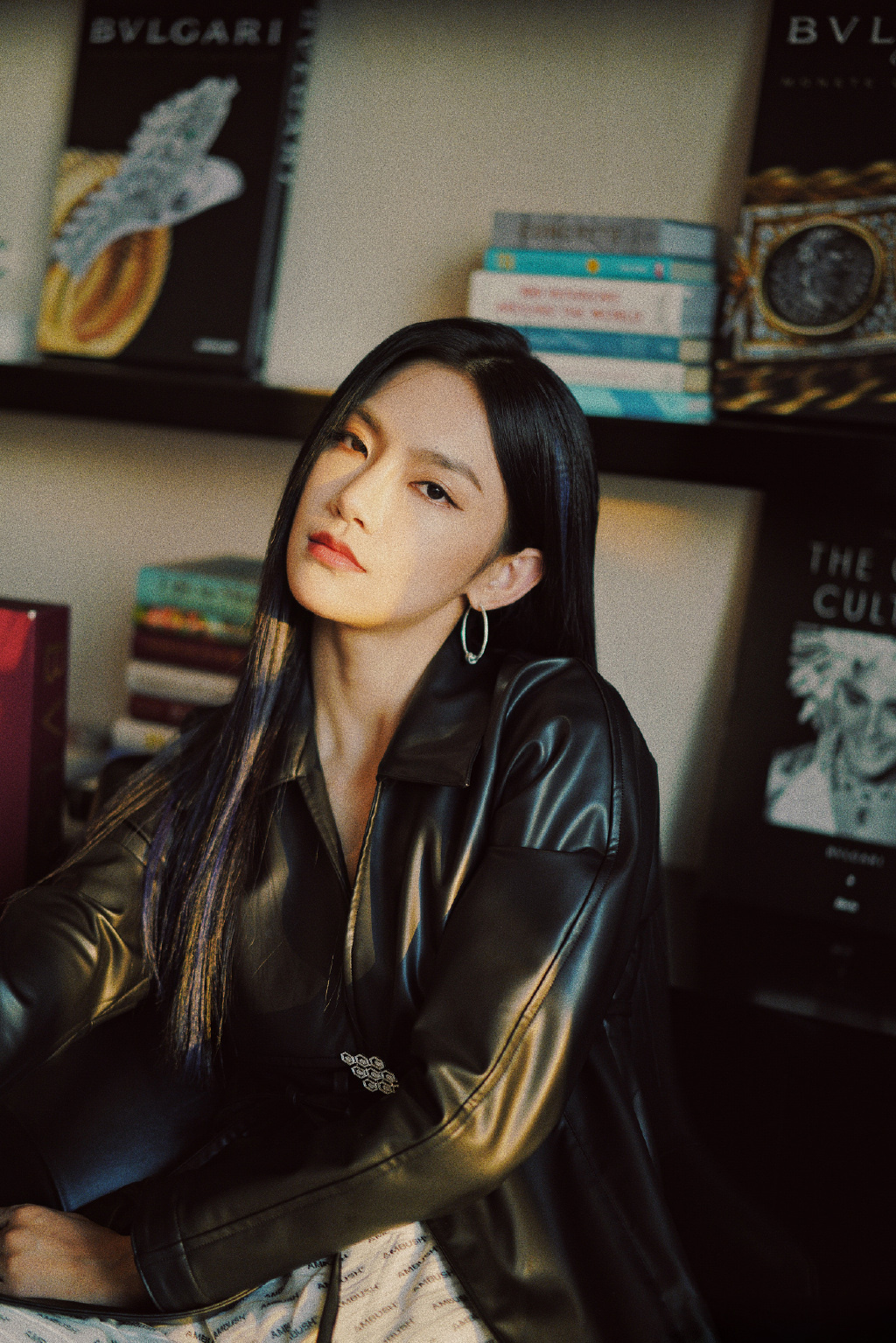 曾可妮黑色皮衣性感写真图片36