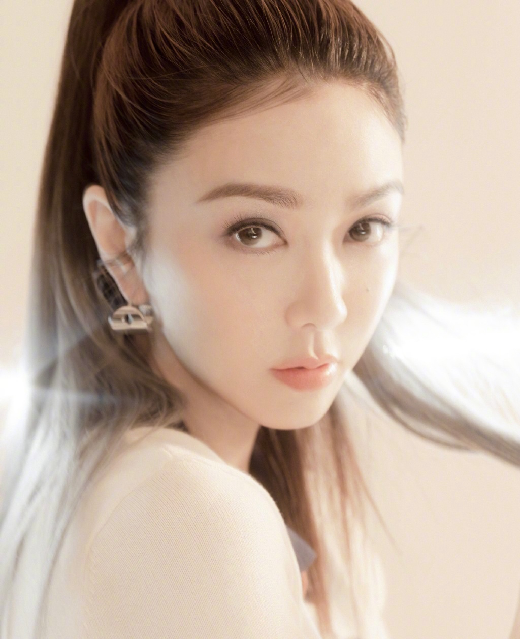 薛凯琪高马尾性感写真图片12