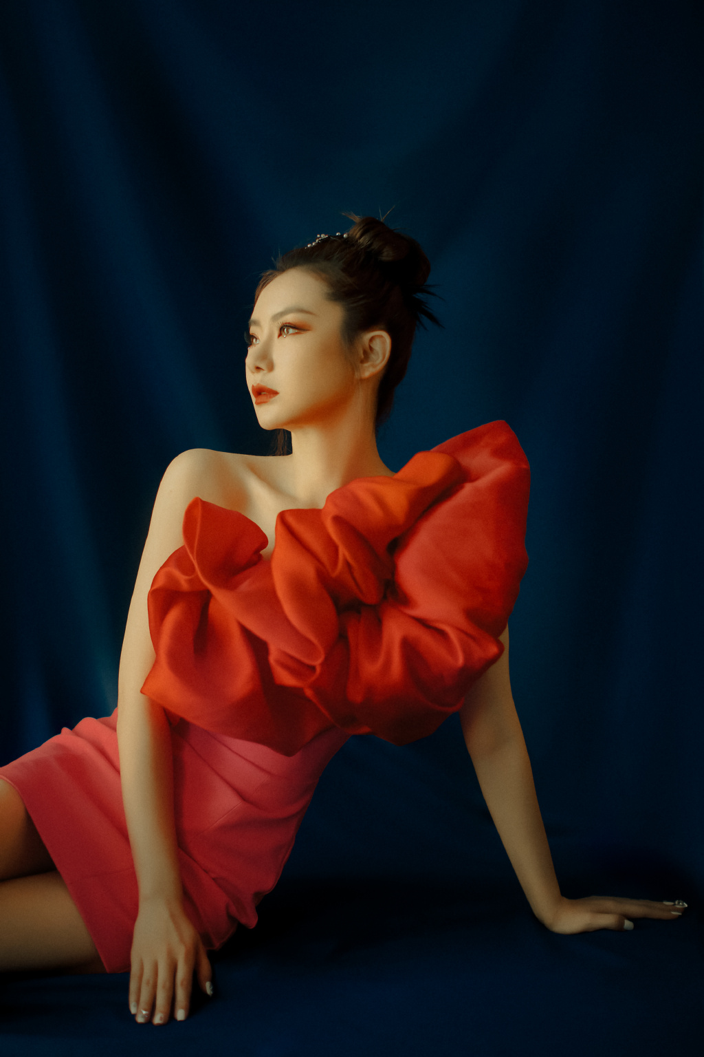 戚薇斜肩礼裙性感写真图片57