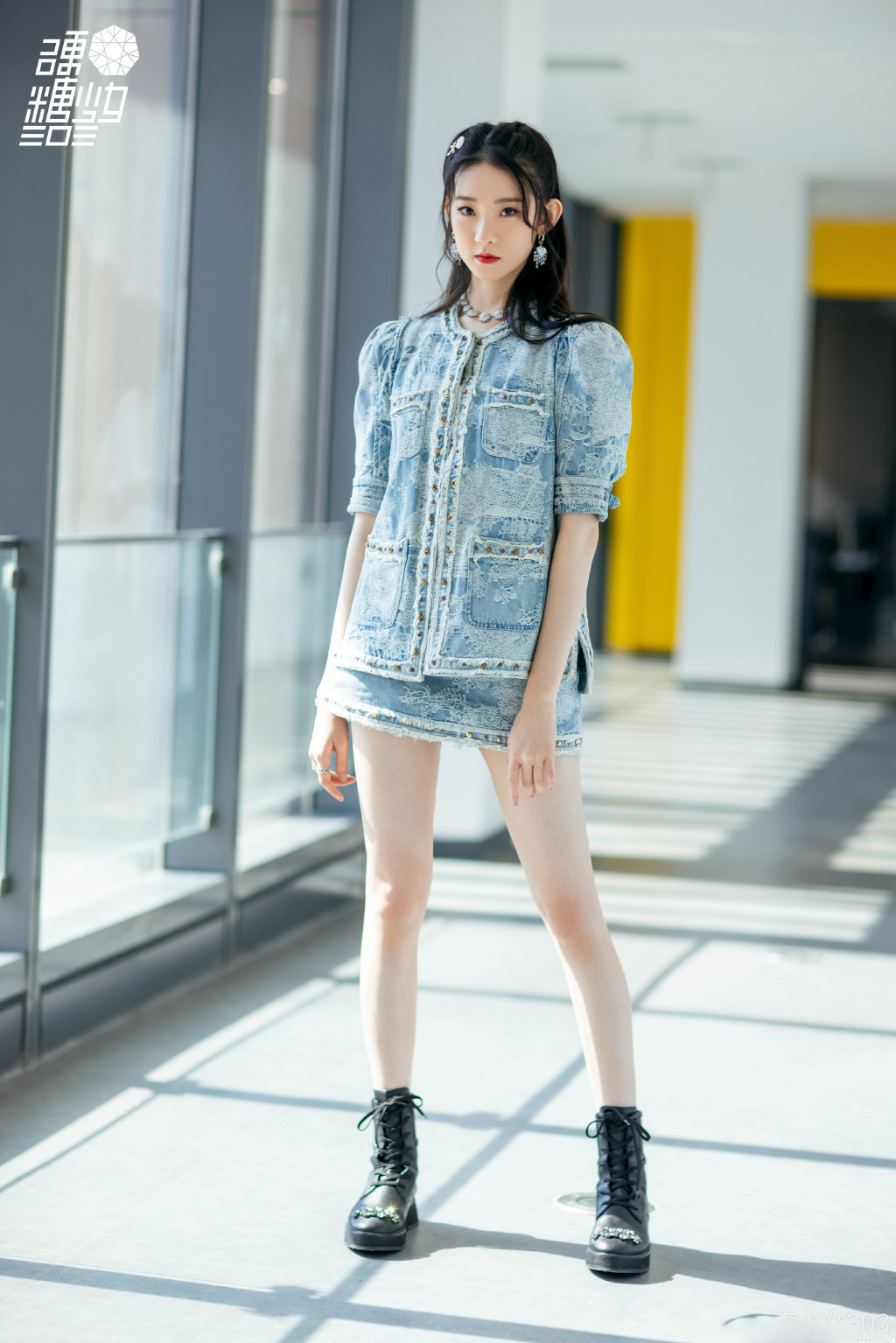 张艺凡牛仔套装可爱写真图片29