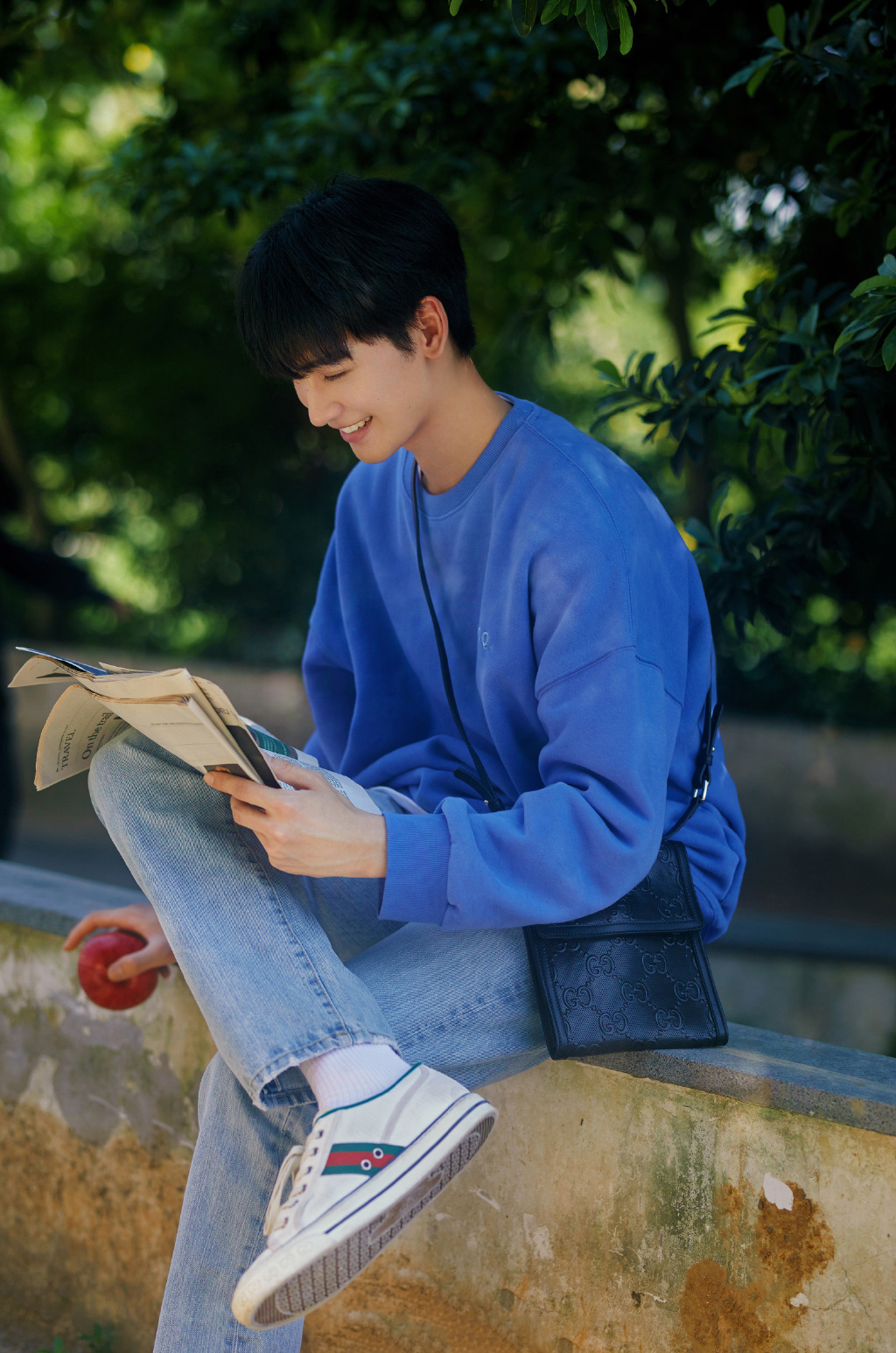 黄俊捷蓝色卫衣少年感写真图片56