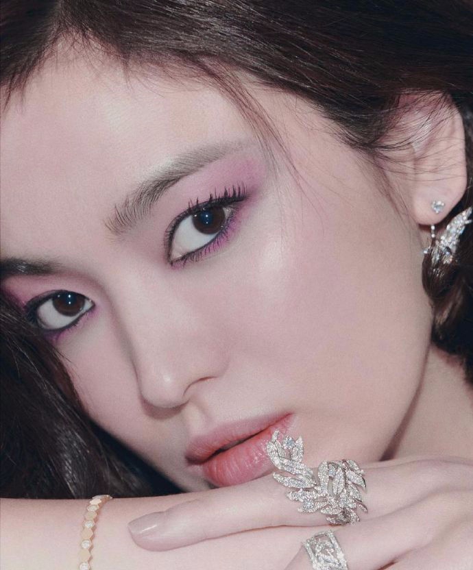 宋慧乔蓝色抹胸锁骨迷人性感写真图片45