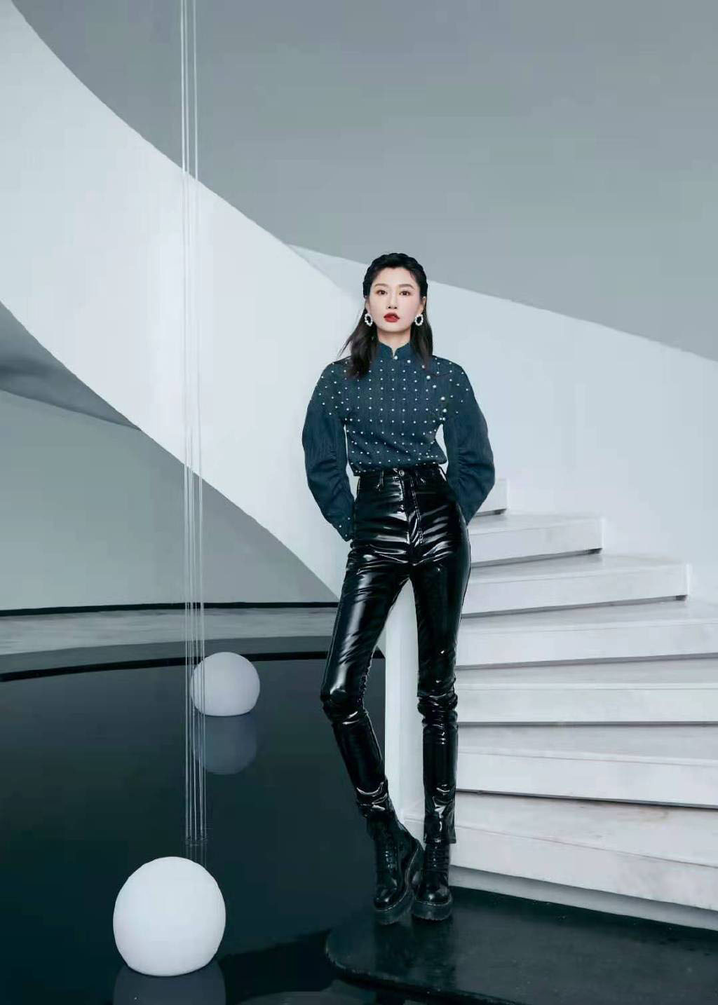 李斯羽皮裤干练时尚写真图片89