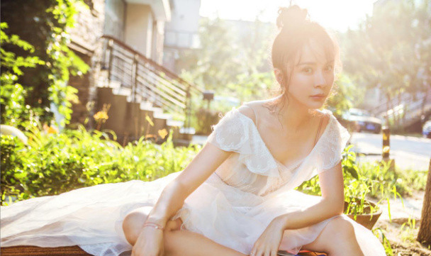 性感美女杨若兮妩媚优雅个性写真14