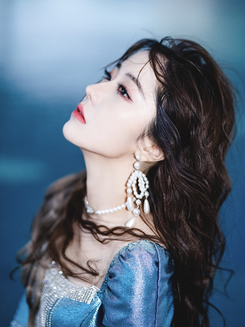 硬糖少女王艺瑾亮片裙妩媚性感写真图片23