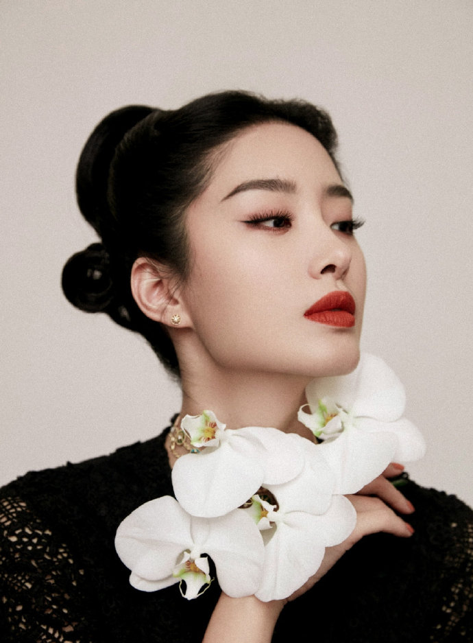 性感美女明星杨采钰妩媚优雅写真610