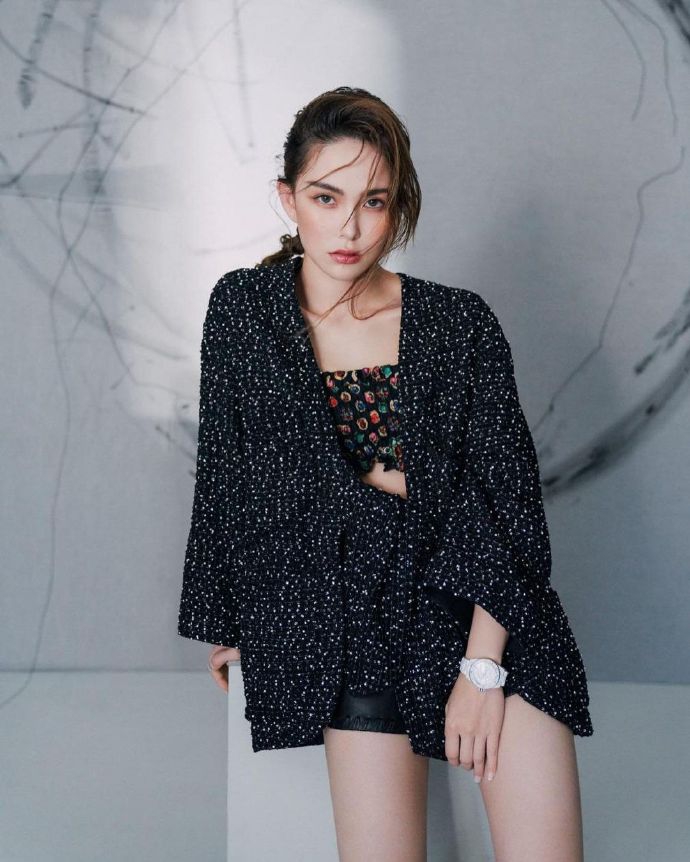 昆凌短上衣干练利落帅气写真图片66