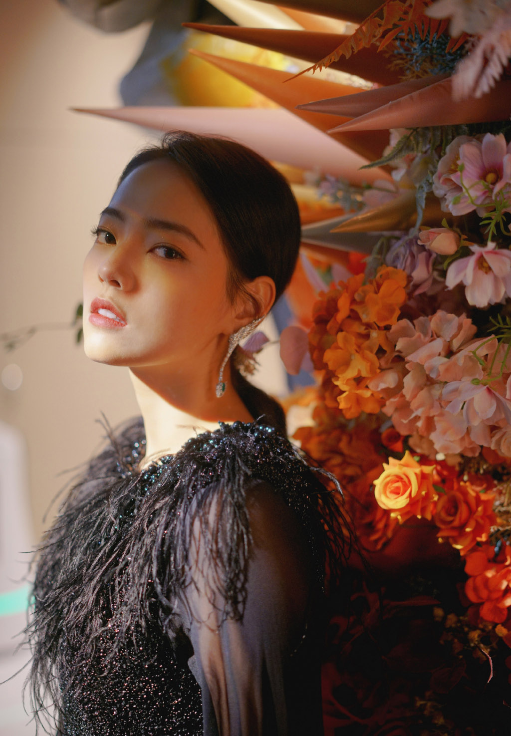 薇薇安流苏黑裙性感写真图片66