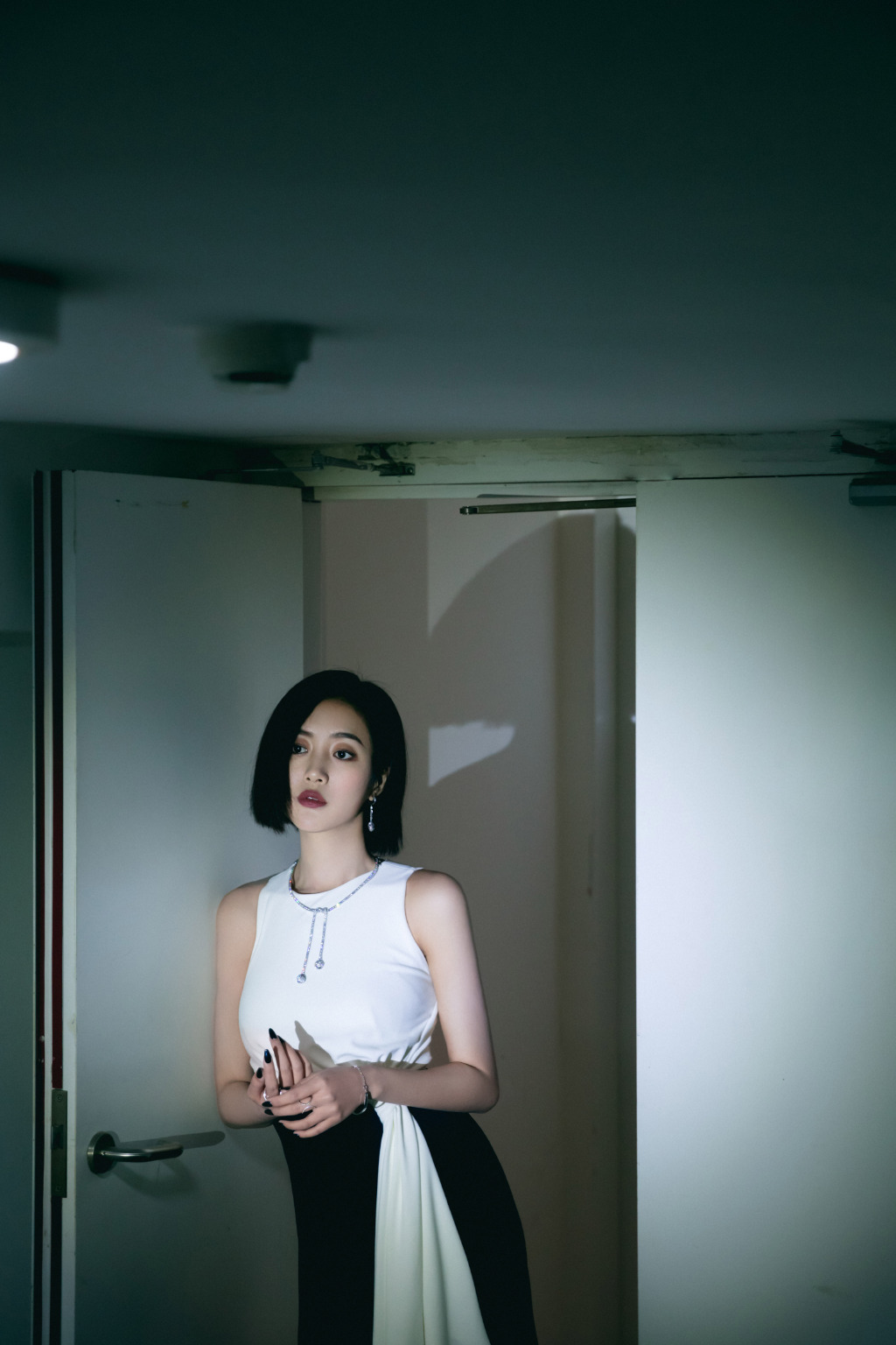 王梓薇高开叉礼服性感2020芭莎珠宝活动照图片1215