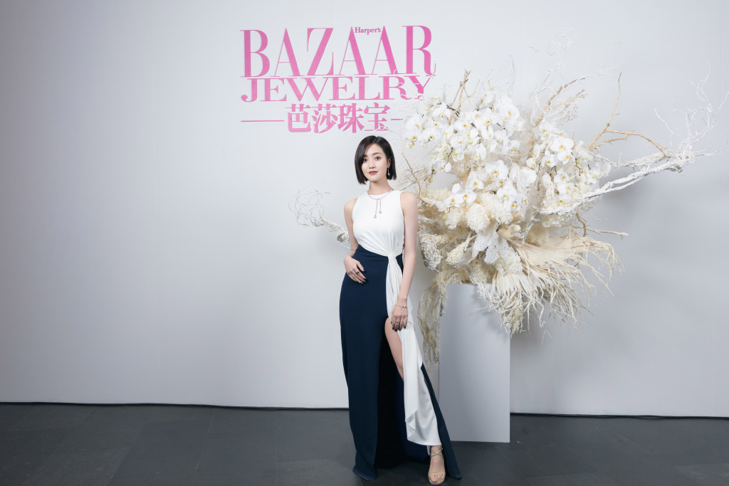 王梓薇高开叉礼服性感2020芭莎珠宝活动照图片1415