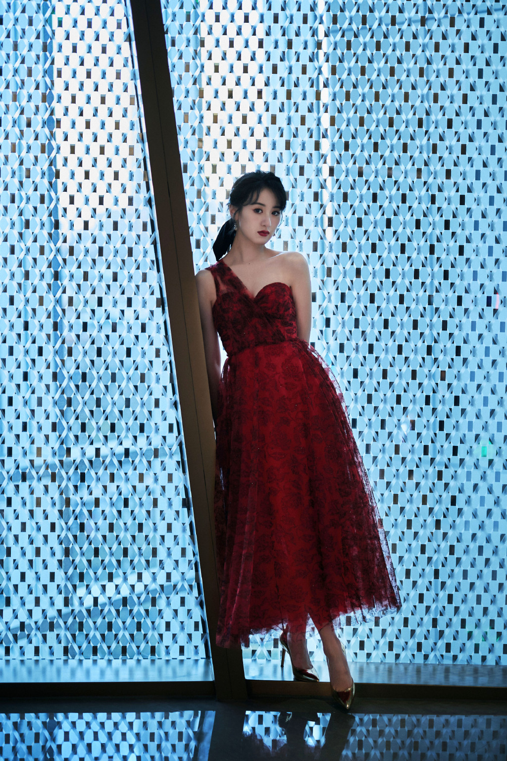 袁冰妍红色亮片单肩裙性感写真图片710