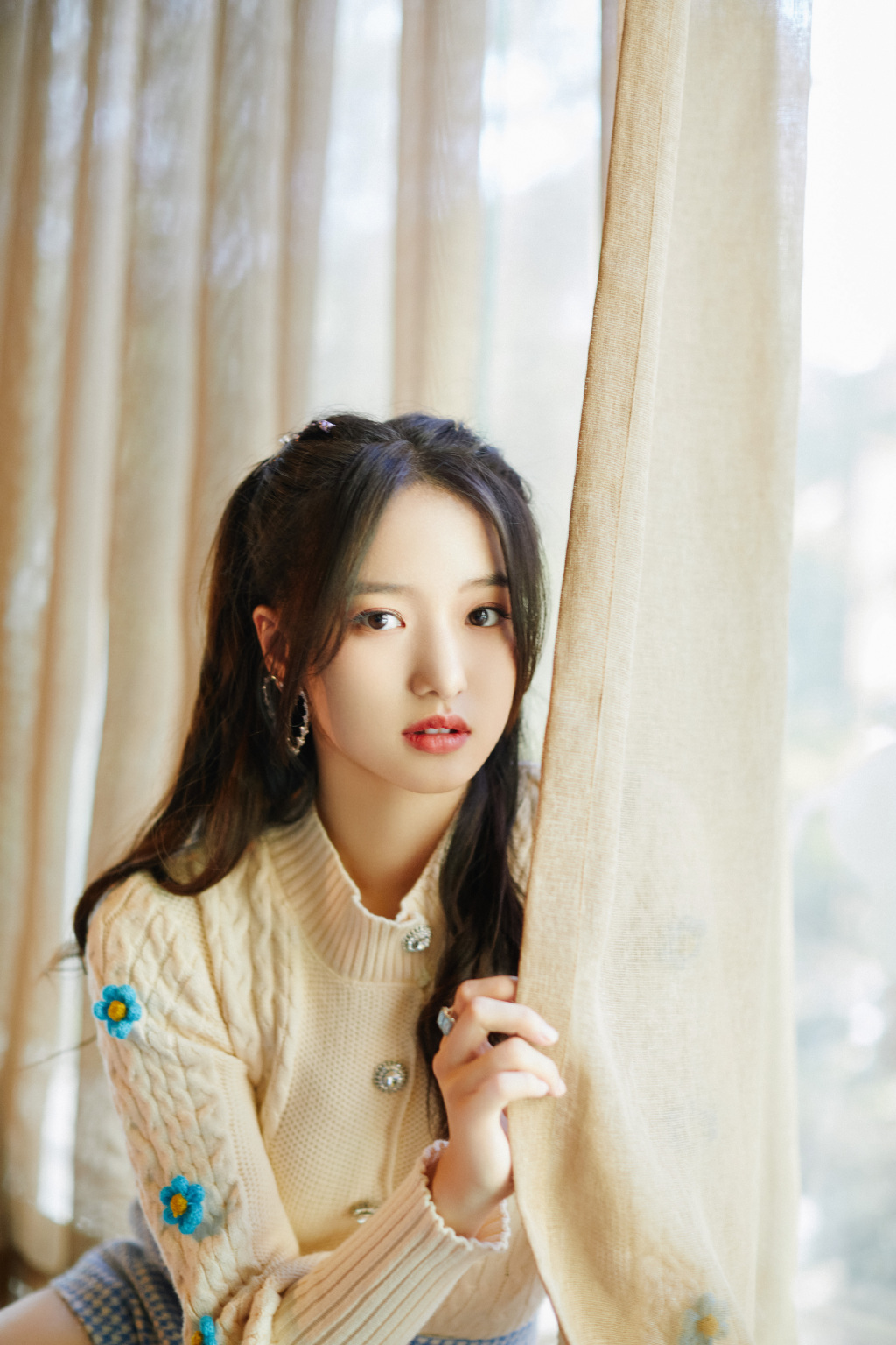 气质美女陈昕葳甜美图片写真29