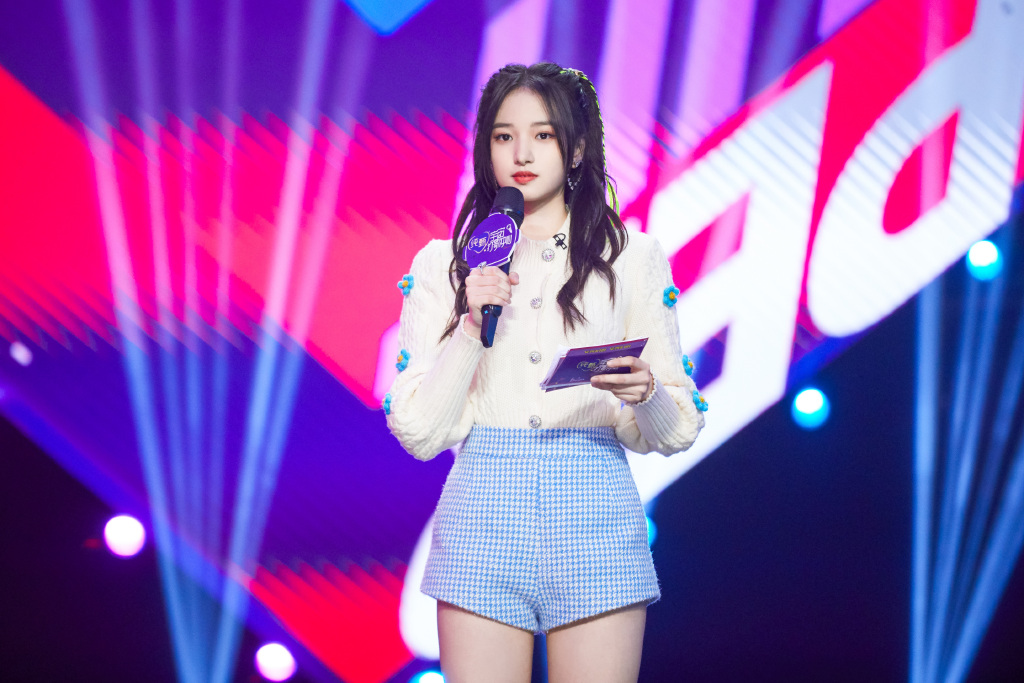 分享一组陈昕葳图片给大家,图中的明星图片壁纸会点缀你的电脑桌面