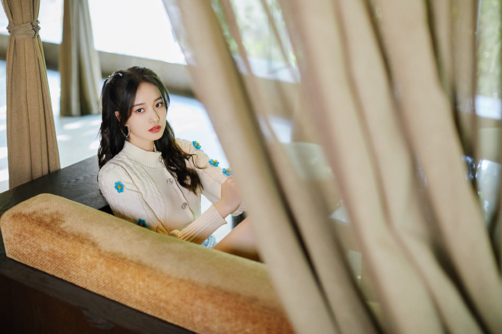 气质美女陈昕葳甜美图片写真49