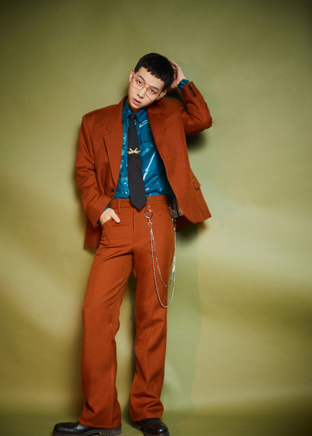 胡夏复古西装个性时尚写真图片29