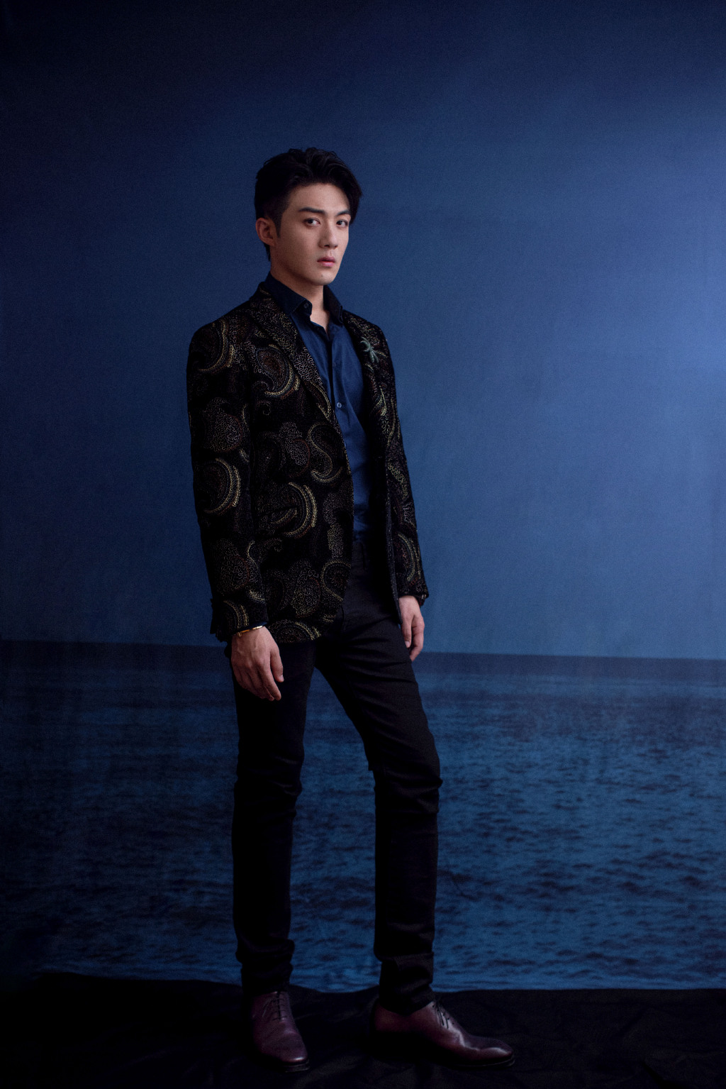 李泽锋印花西装魅力写真图片23