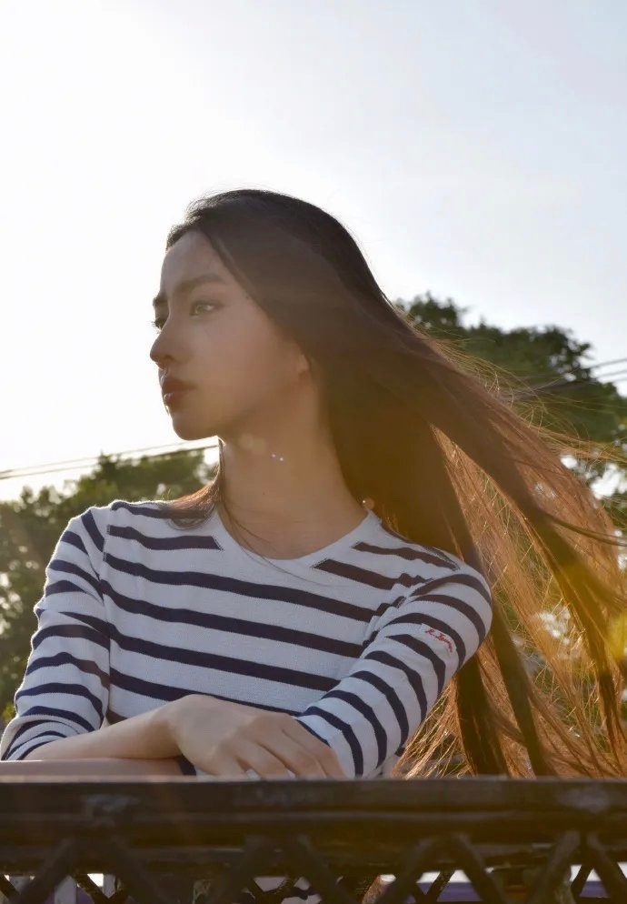 简介:性感美女木村光希妩媚优雅写真,分享一组木村光希图片给大家,图