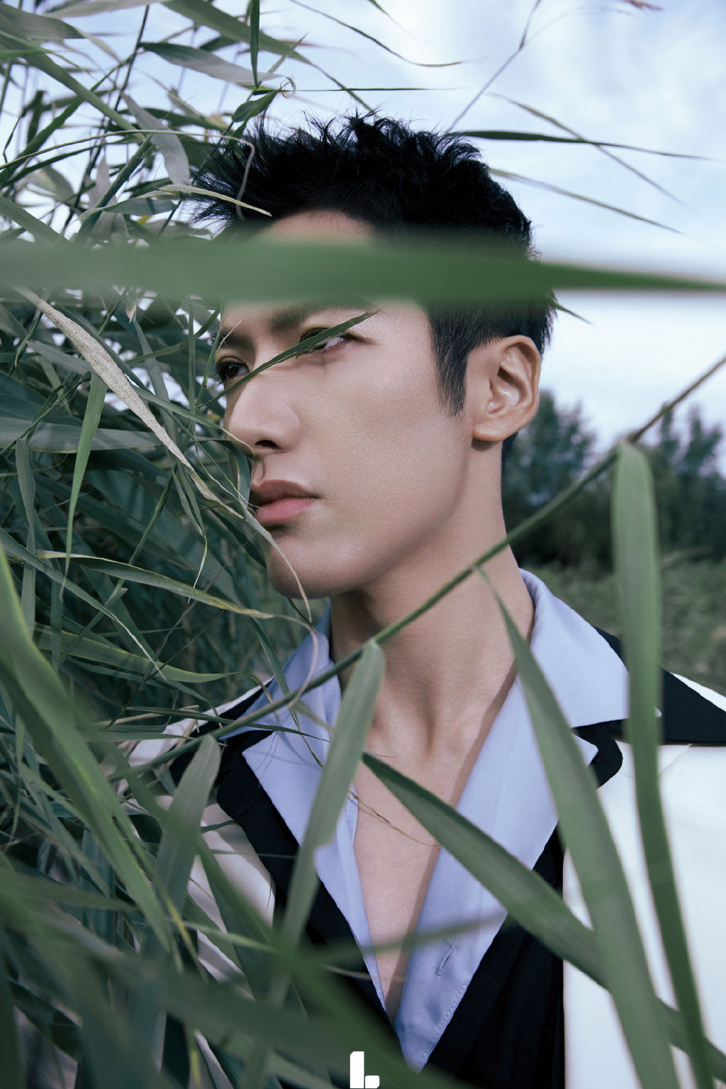 赖艺清俊帅气户外写真大片,赖艺图片-第6图