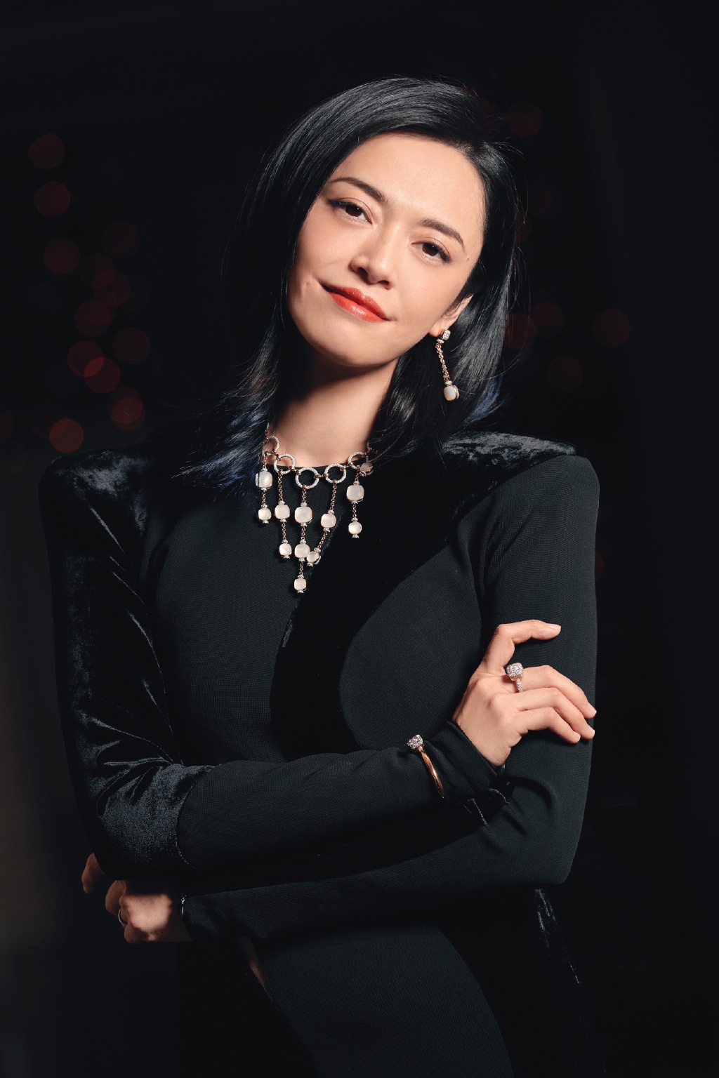 姚晨黑裙性感靓丽写真图片16