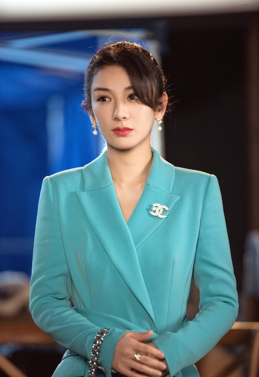 黄奕蓝色西服优雅写真图片16