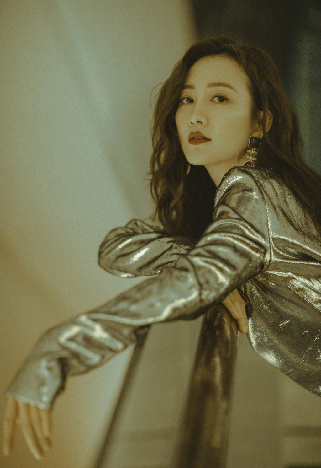 王鸥性感银色长裙写真图片69