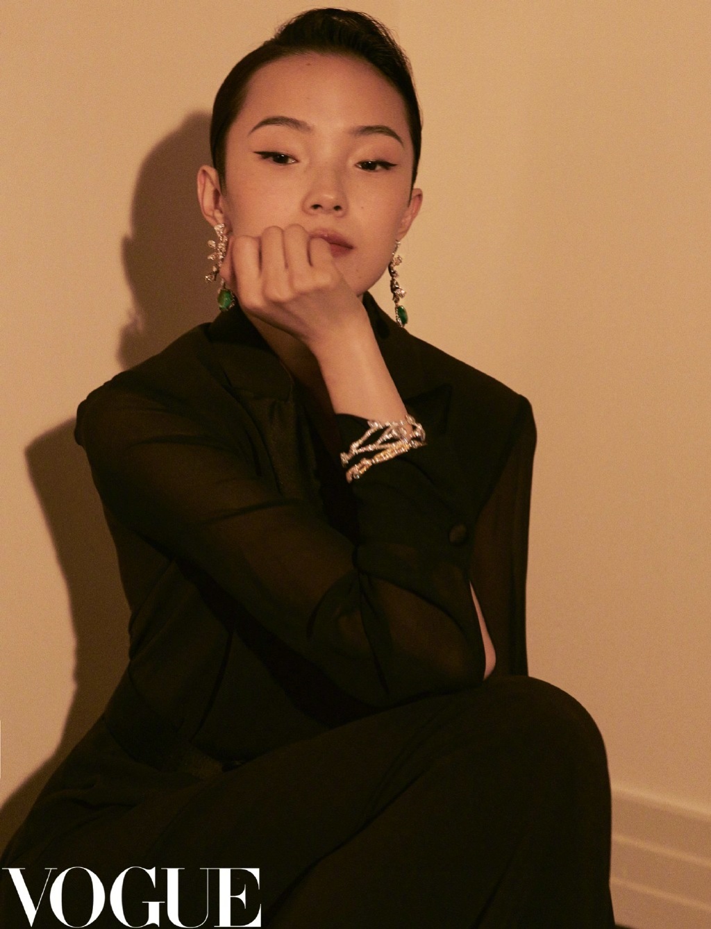 简介:雎晓雯黑色礼服优雅性感写真图片,分享一组雎晓雯图片给大家,图