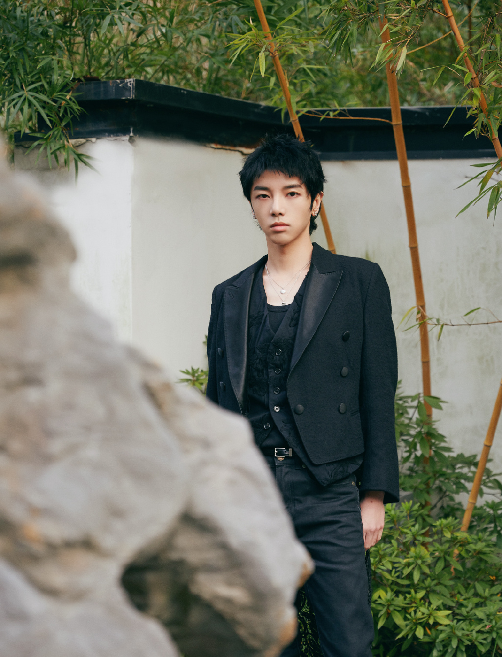 华晨宇蕾丝燕尾服帅气写真图片49