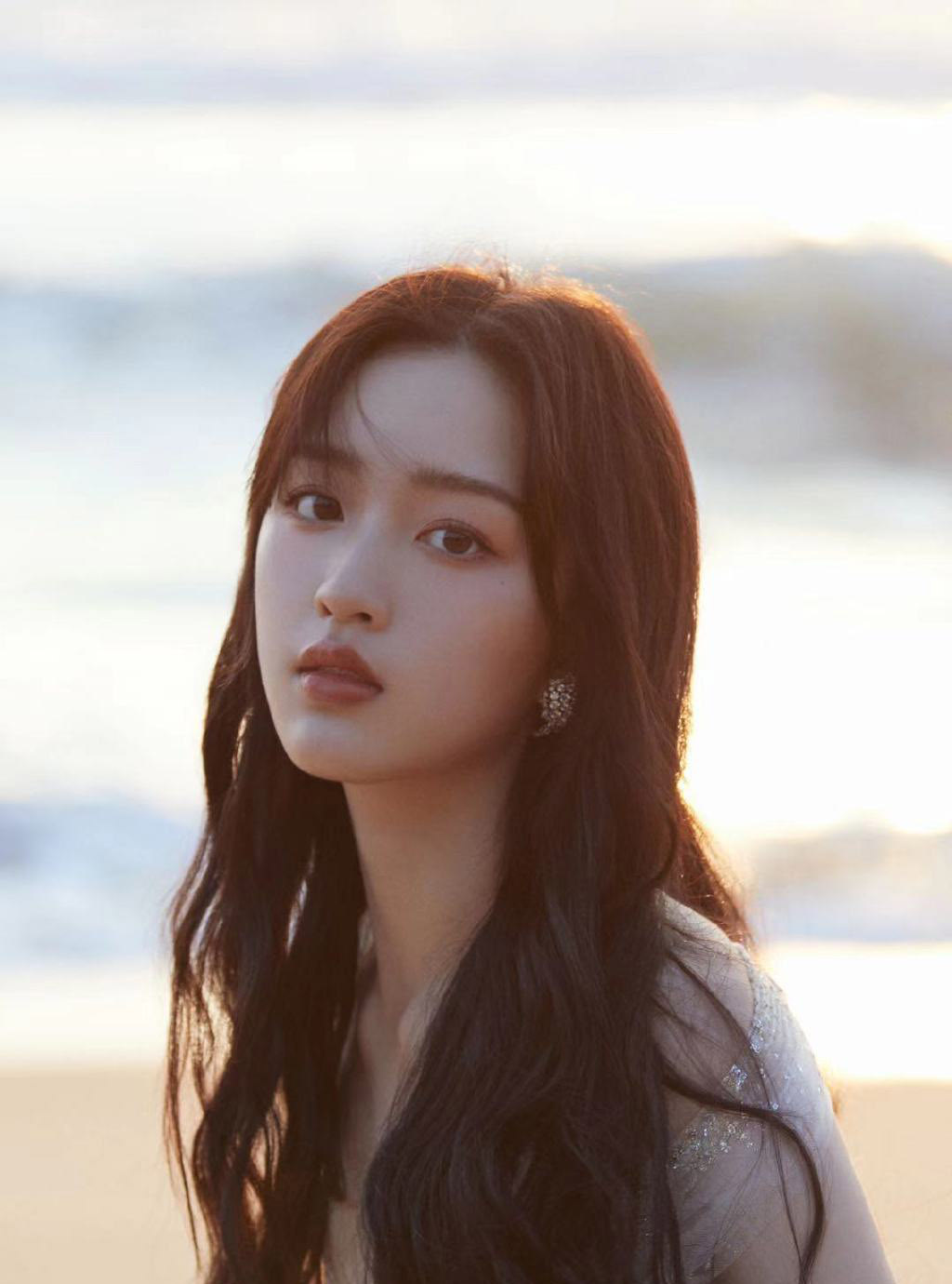 性感美女邓恩熙星光长裙迷人写真18