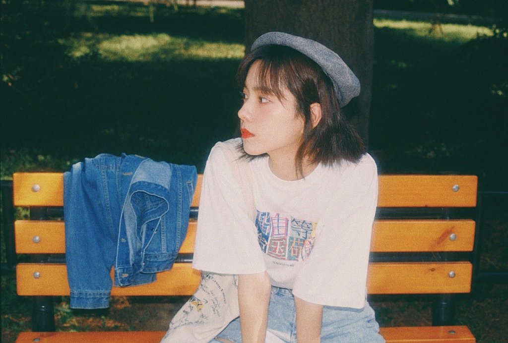 分享一组庄达菲图片给大家,图中的明星图片壁纸会点缀你的电脑桌面