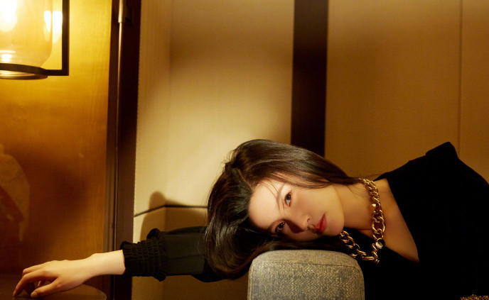 2020智族gqmoty杨子珊性感写真,分享一组杨子姗图片给大家,图中的明星