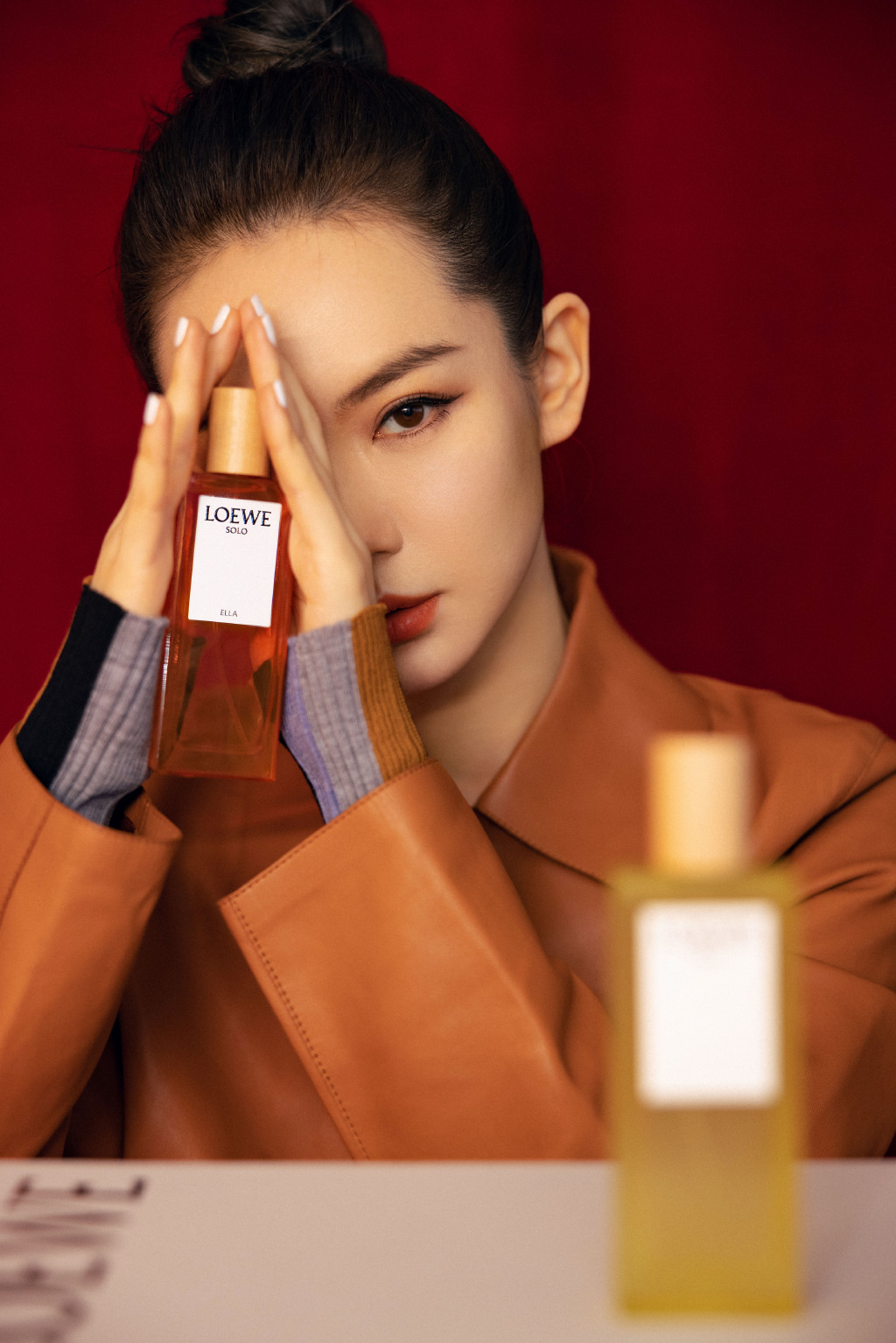 戚薇棕色皮衣时尚写真图片813