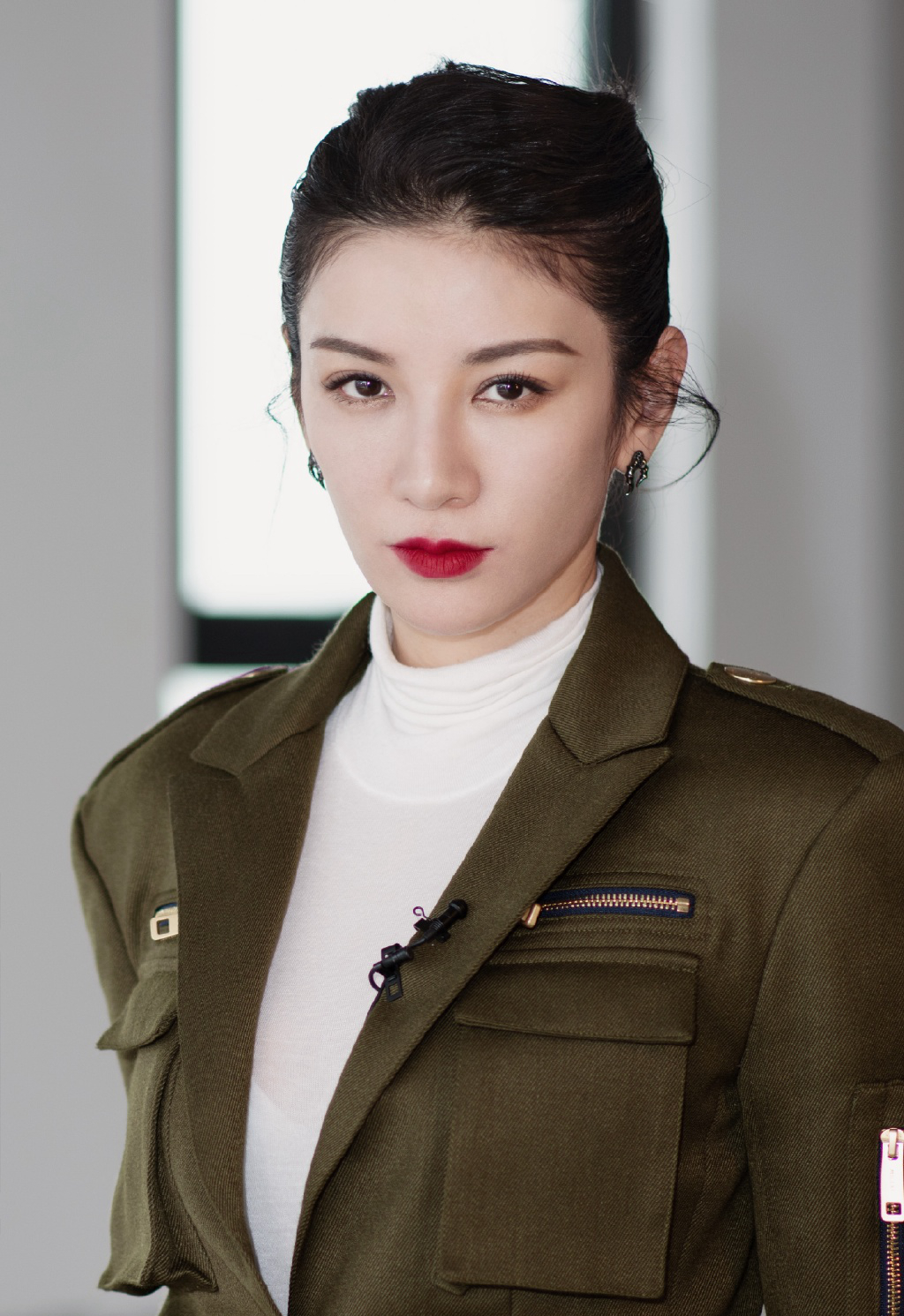 黄奕军绿色工装写真图片910