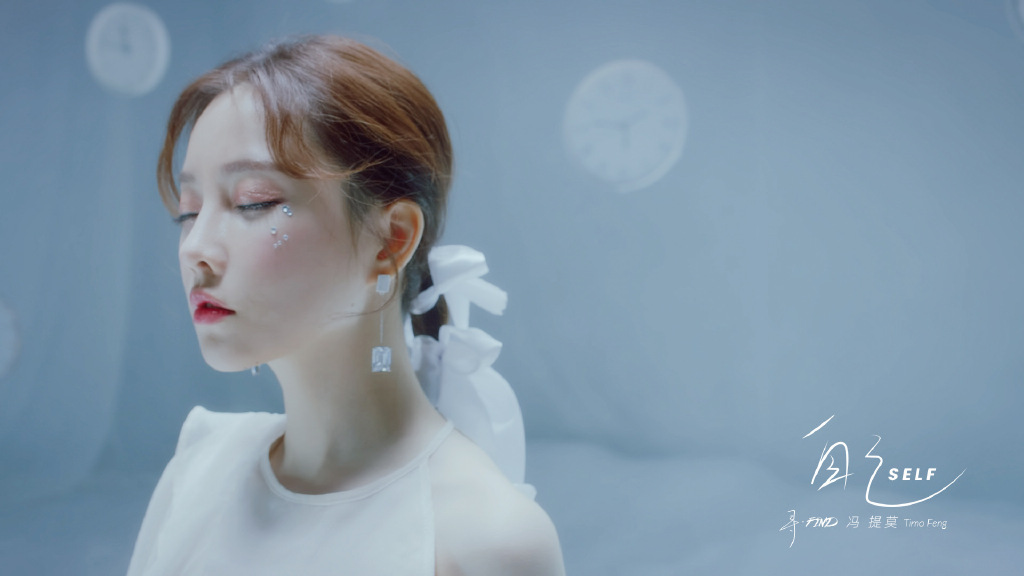 冯提莫自己mv性感写真图片16