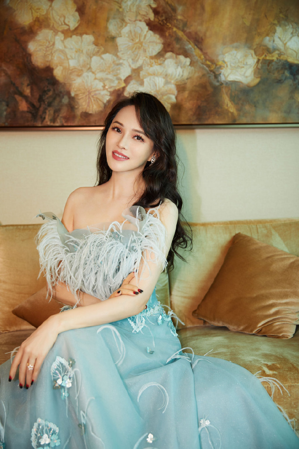 伊能静羽毛裙性感写真图片27