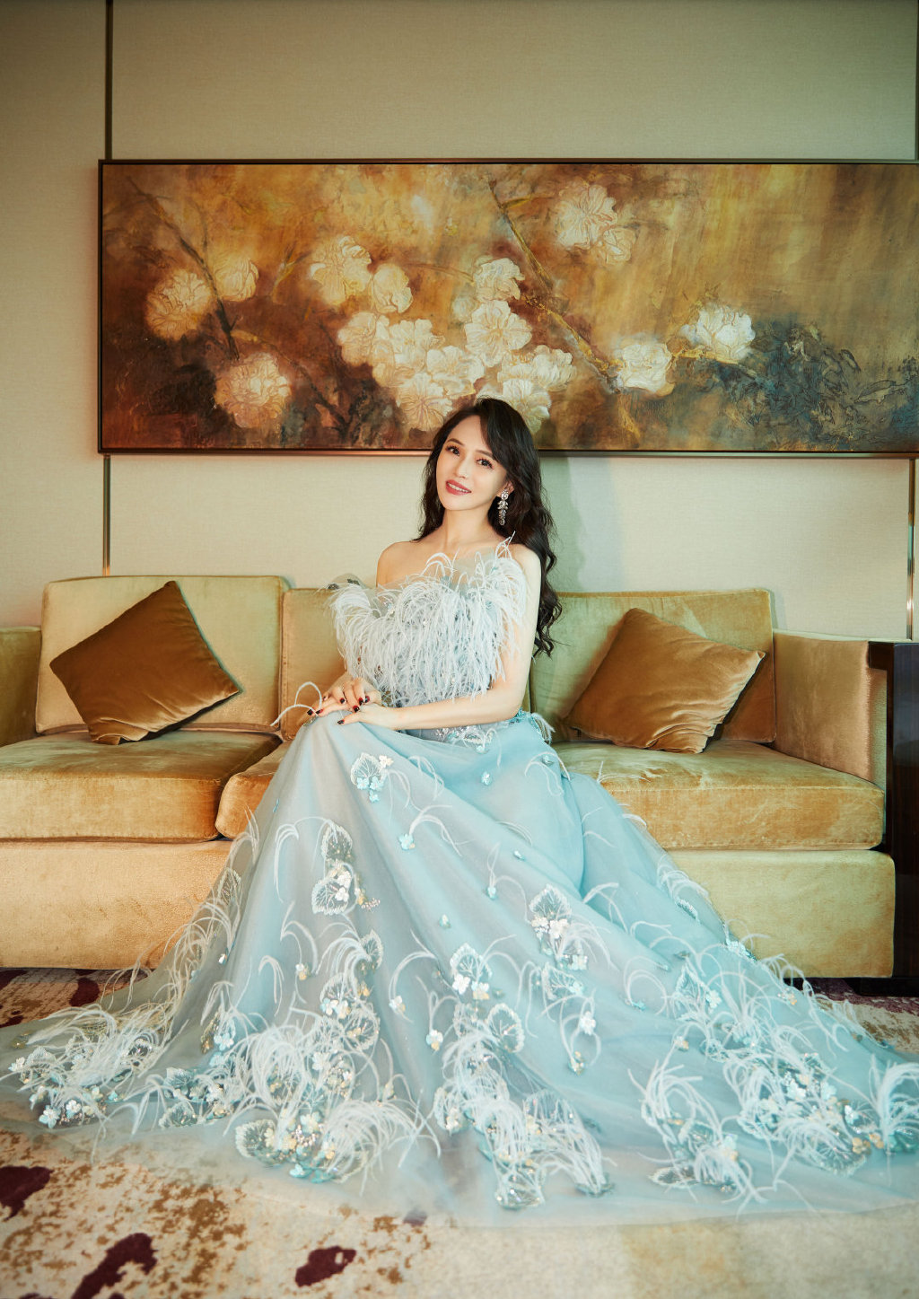 伊能静羽毛裙性感写真图片37