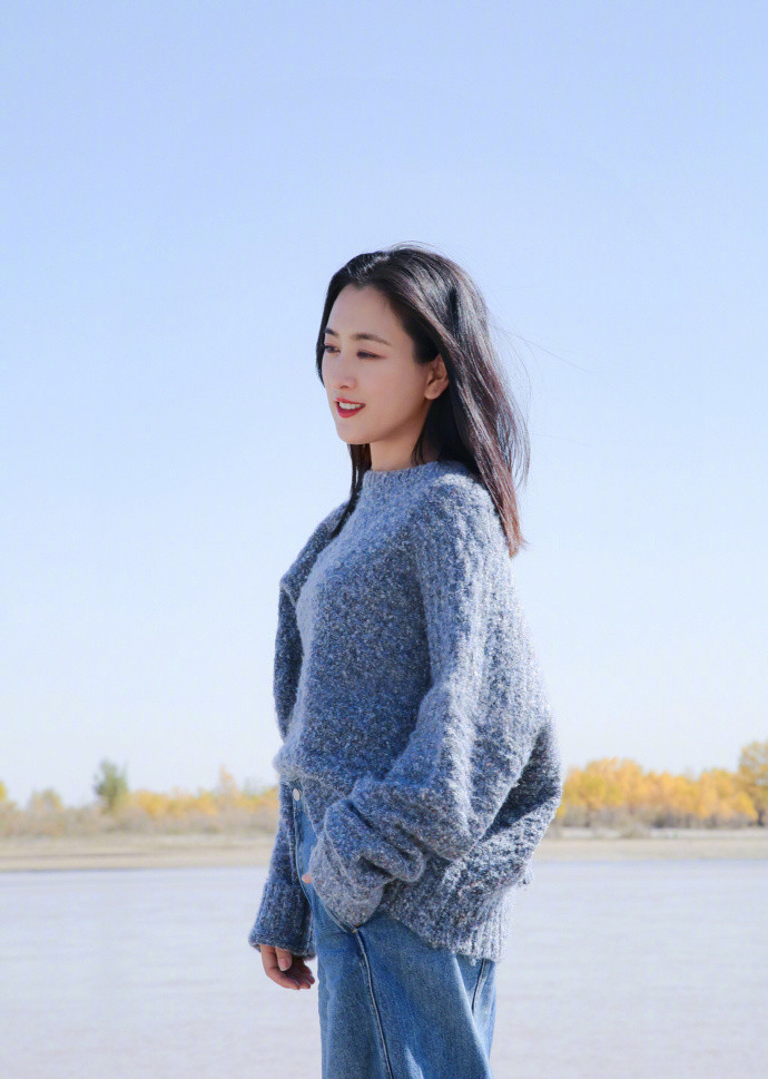 简介:性感美女明星马苏妩媚撩人诱惑写真,分享一组马苏图片给大家,图